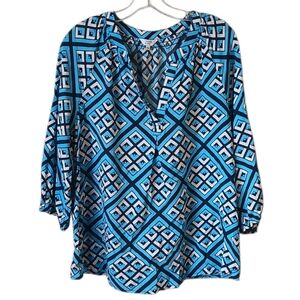 Crown & Ivy Blue and White Geometric V-Neck Top Size XL